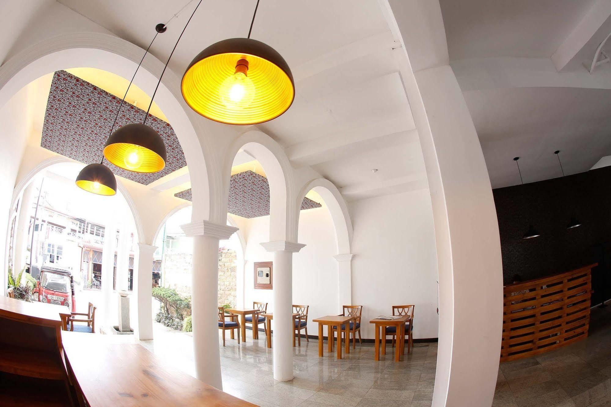 The Reef Beach Hotel Negombo Exterior photo